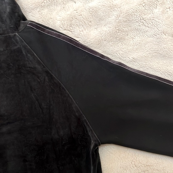 Adidas mock neck velvet knit top in size small - Picture 5 of 5